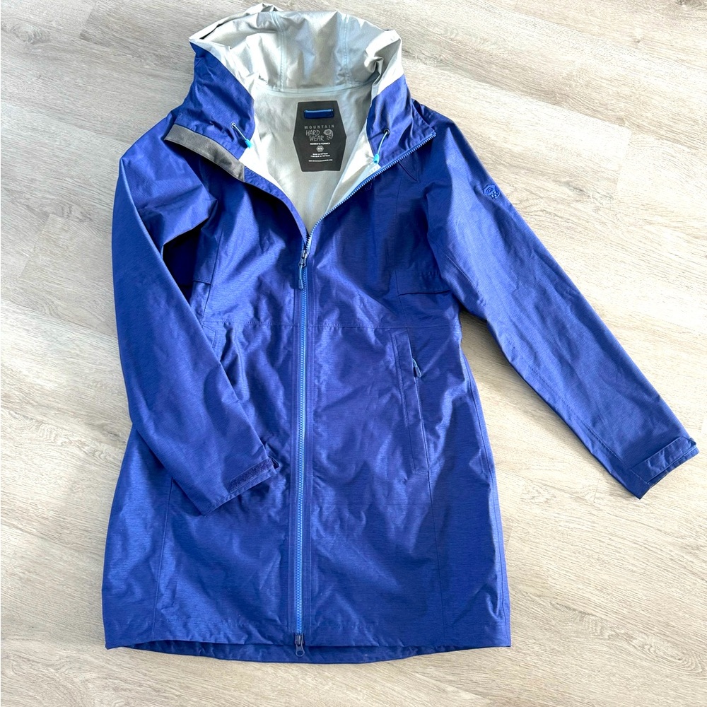 Women’s Mountain Hardware Rain Jacket (long) Size M in Like New Condition